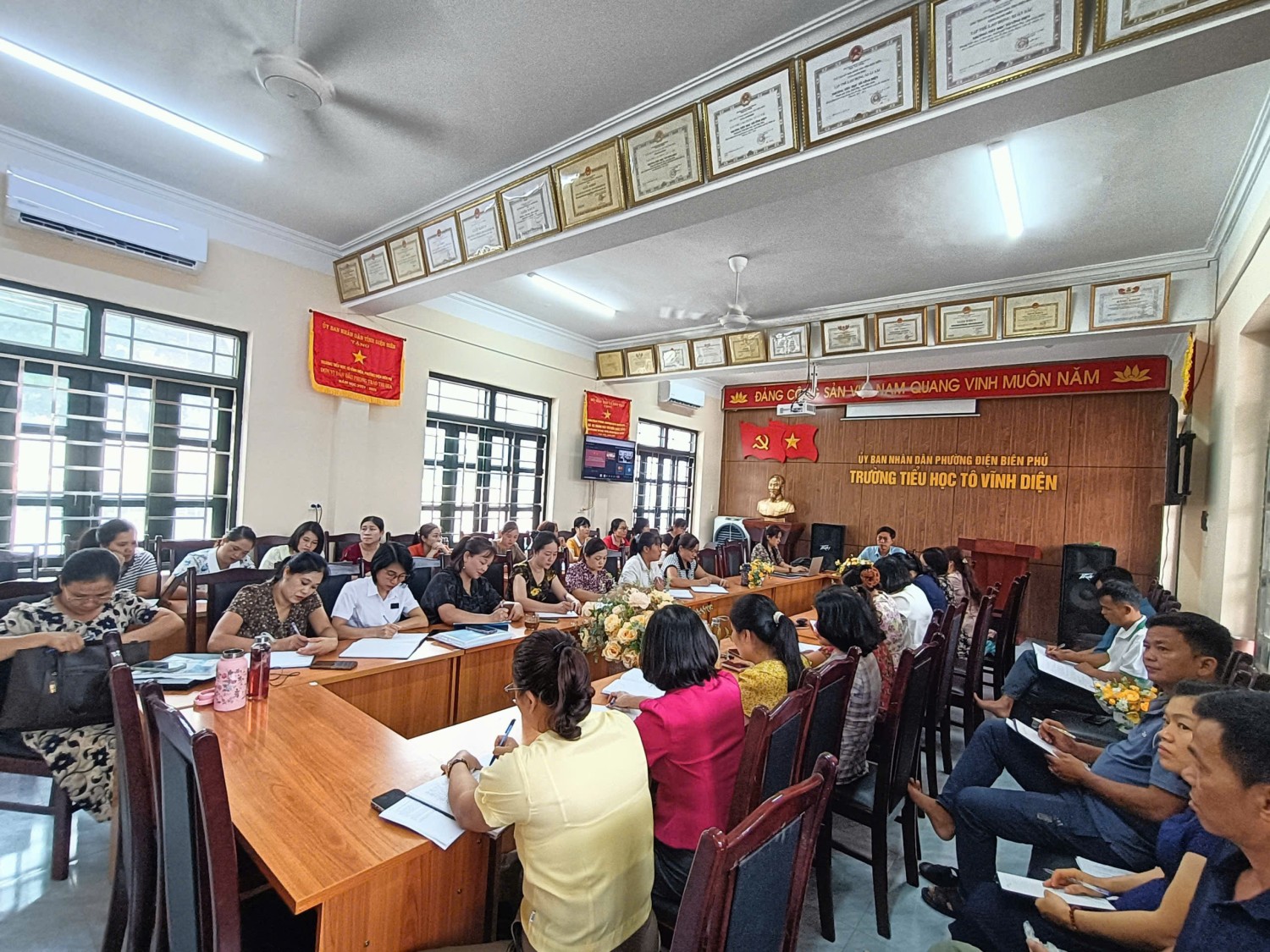 Trường Tiểu học Tô Vĩnh Diện tích cực tham gia tập huấn  kiến thức pháp luật, kỹ năng tuyên truyền phòng, chống tảo hôn  và hôn nhân cận huyết thống
