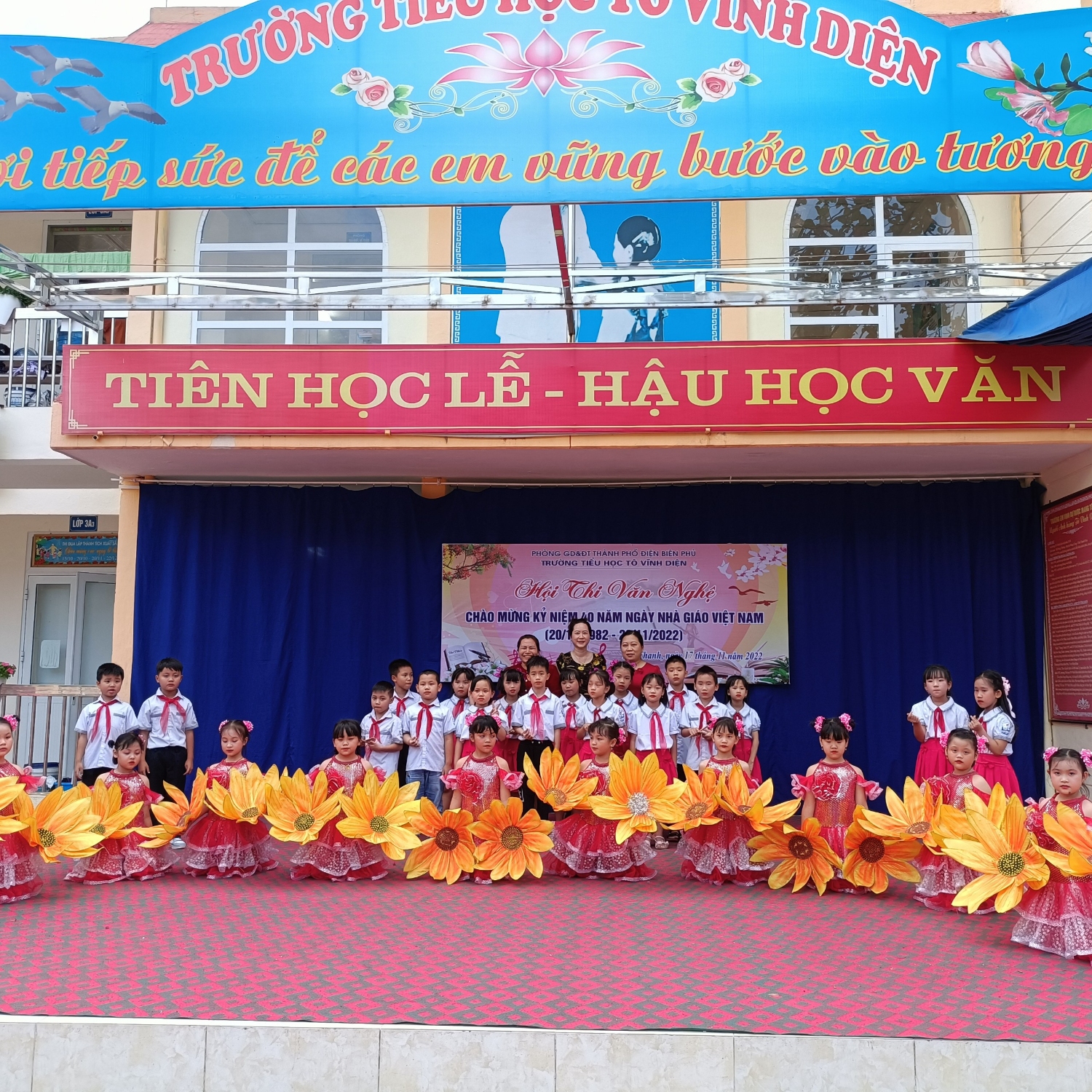 TRƯỜNG TIỂU HỌC TÔ VĨNH DIỆN TỔ CHỨC THI VĂN NGHỆ CHÀO MỪNG KỈ NIỆN 40 NGÀY NHÀ GIÁO VIỆT NAM  20/11