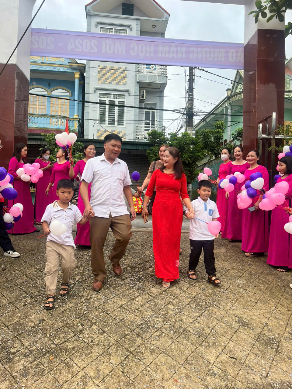 z5754968640332 33e9ba18d6c594714198b9e902900125