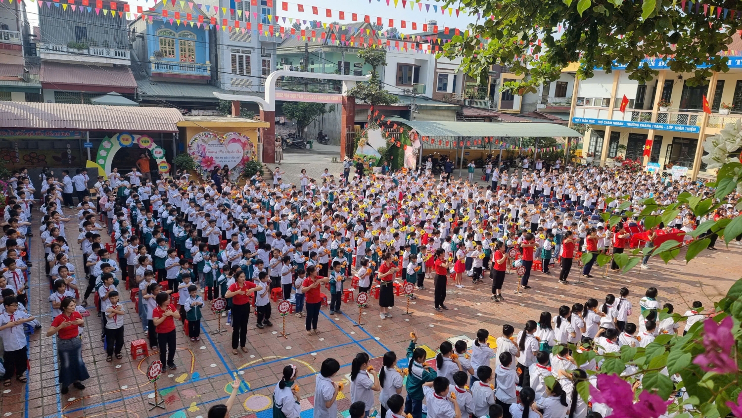 CHUỖI CÁC HOẠT ĐỘNG CHÀO MỪNG NGÀY NHÀ GIÁO VIỆT NAM  20/11 CỦA TRƯỜNG TIỂU HỌC TÔ VĨNH DIỆN