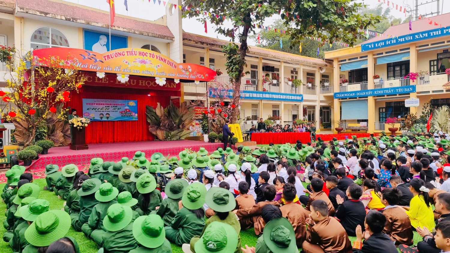 TRƯỜNG TIỂU HỌC TÔ VĨNH DIỆN TỔ CHỨC HOẠT ĐỘNG TRẢI NGHIỆM “EM LÀM CHIẾN SĨ”