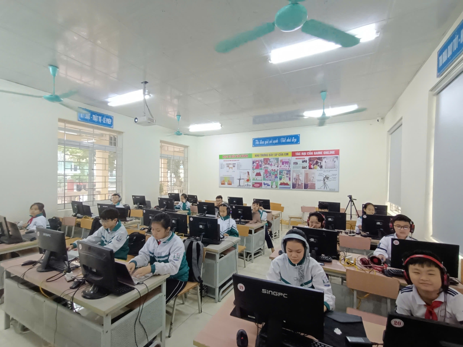 z6468240801261 82e5ba2d4bff725010c921aaa3d14d30