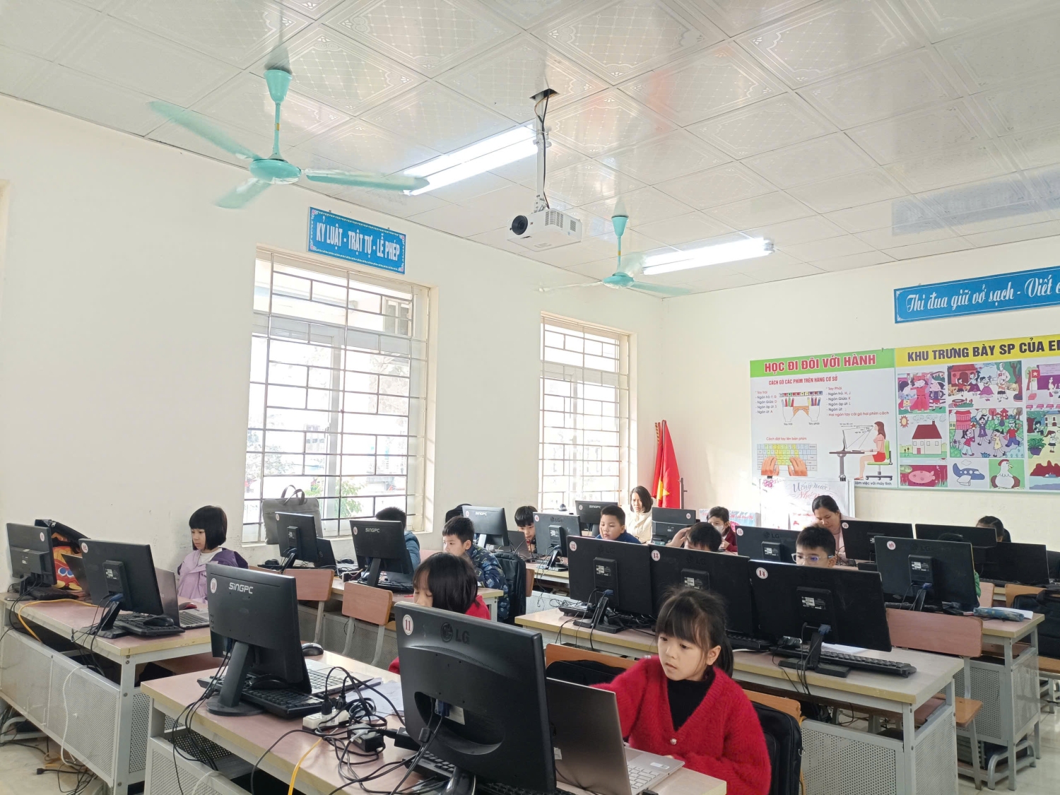 z7429679368445 0519de4629de8a2159ef589f19517cdc